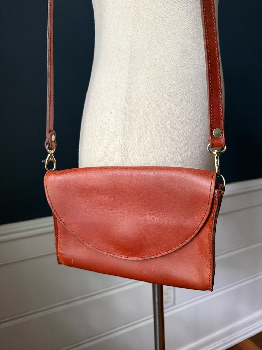 Nisolo 8” Leather Crossbody Shoulder Bag